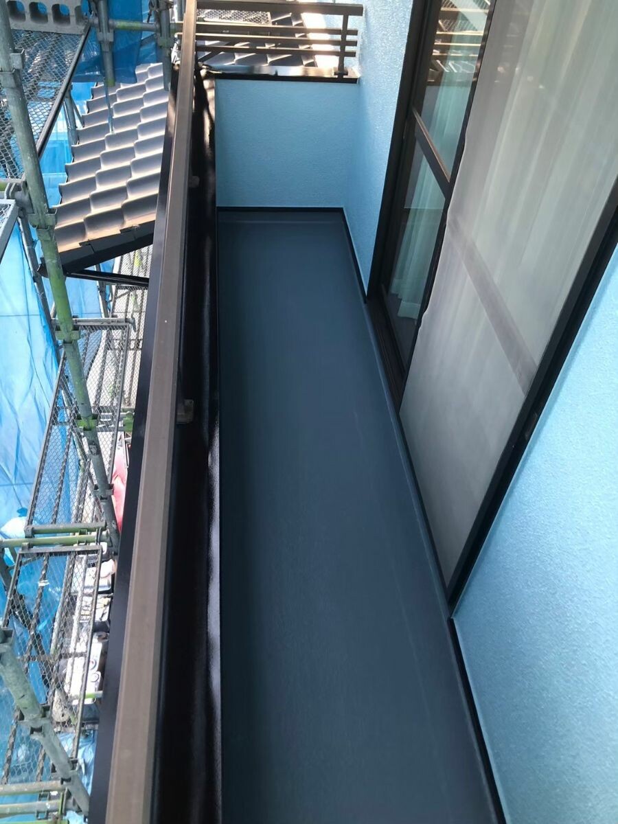 外壁塗装　リプルクリエイト　広島市　佐伯区　五日市　廿日市市　四季が丘　外壁洗浄　屋根洗浄　カーポート工事　破風　軒　樋　劣化　塗装　基礎　ヒビ割れクラック　塗膜　波板交換　ペイントライン　レジリエンスウレア　耐久年数　30年　40年　無機ハイブリッドチタンガード　ゼニス　レガロ　PL　ベランダ塗装　カビ藻